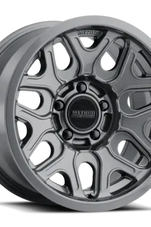 Deal Method MR322 / 18x9 / 6x5.5 BP / 18ET / 5.68in BS / 106.25mm CB - Gloss Titanium Wheel