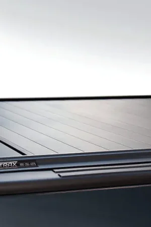 Must Have Retrax 14-up Chevy/GMC 5.8ft Bed / 15-up 2500/3500 RetraxPRO MX